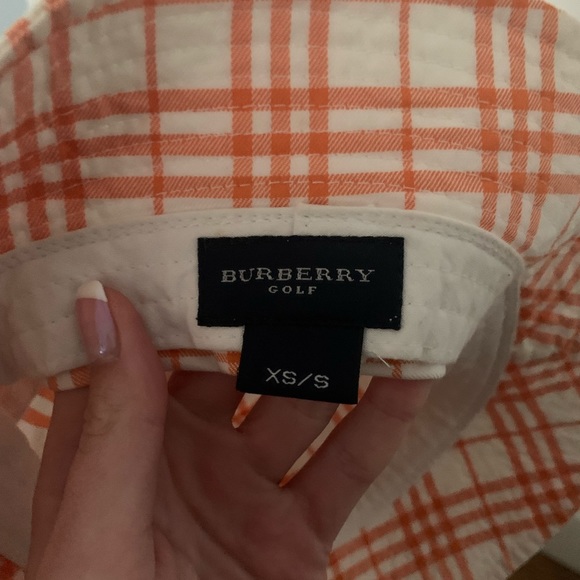 Burberry women’s bucket hat - Picture 5 of 5